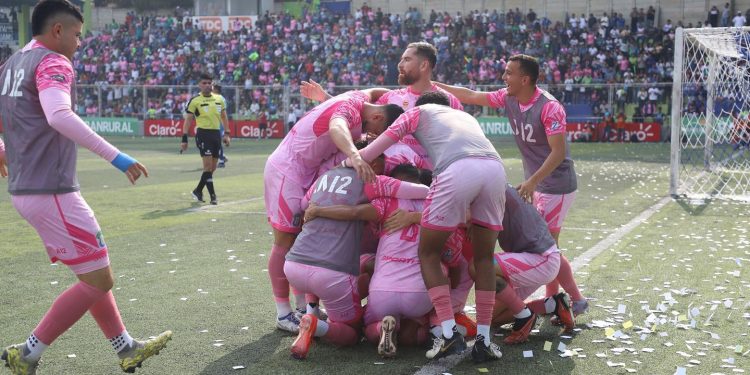 Mixco es semifinalista por primera en la Liga Nacional