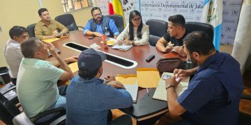 Dan seguimiento a proyectos de infraestructura vial, salud, educación, desarrollo económico y social en Jalapa