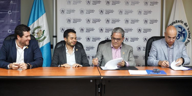 Autoridades de salud se unen a las acciones para la simplificación de trámites. /Foto: MSPAS