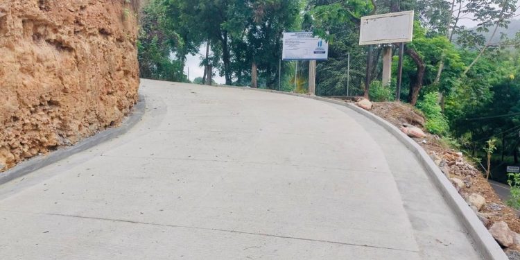 Entregan mejoras de carretera en aldea Lela Obraje en Camotán, Chiquimula