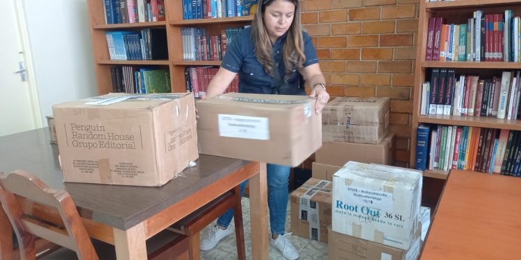 Mil libros son distribuidos en bibliotecas de Huehuetenango