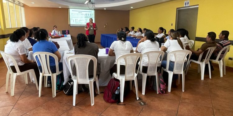 Personal de la DDRISS de Escuintla fortalece capacidades para la atención de la tuberculosis