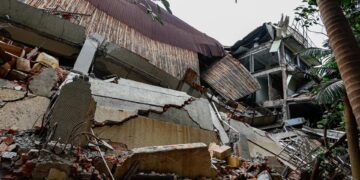 Fábrica colapsada tras terremoto en Nuevo Taipéi, China (Taiwán). / Foto: EFE.