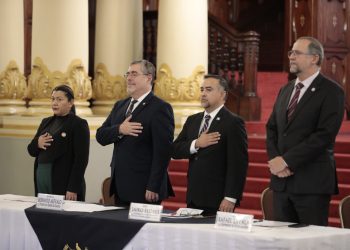 Presidente Bernardo Arévalo presente en la reunión del Frente Parlamentario contra el Hambre. /Foto: Noé Pérez