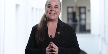 Ministra de Educación envía emotivo mensaje por el Día Mundial del Libro