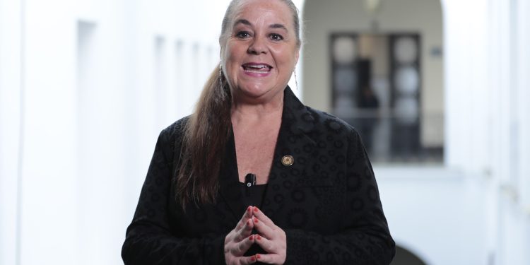 Ministra de Educación envía emotivo mensaje por el Día Mundial del Libro