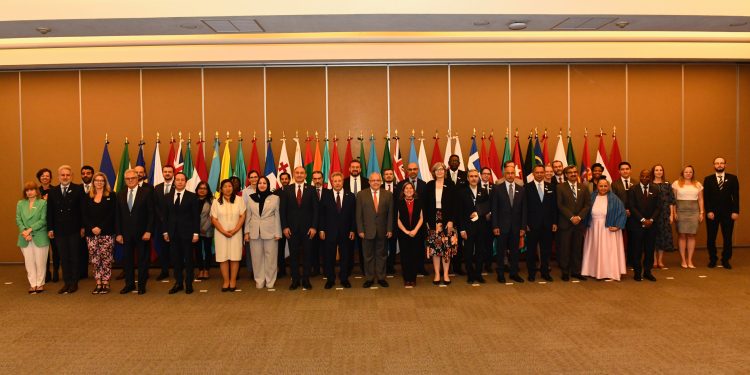 Canciller de Guatemala se reúne con embajadores concurrentes en México.