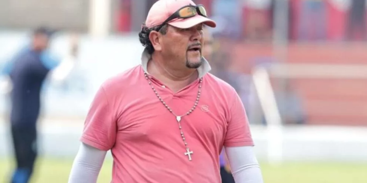 Julio César Laínez deja de ser técnico de Zacapa luego de golpear a un jugador