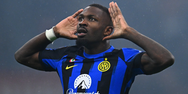 El Inter se corona campeón de Italia en el Derby della Madonnina