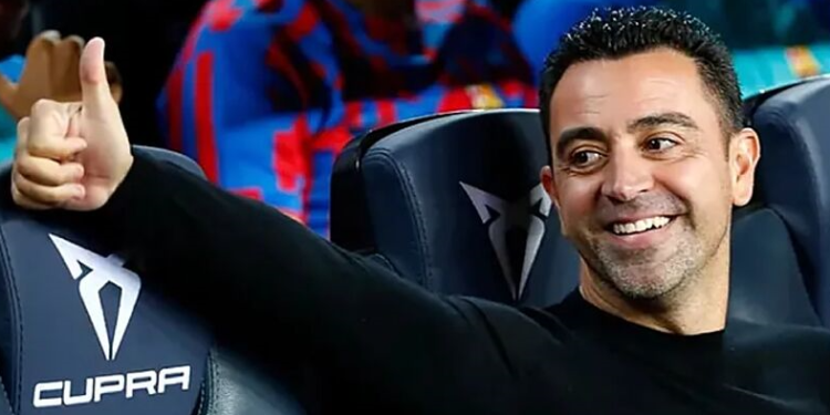 Barcelona confirma la continuidad de Xavi hasta junio de 2025