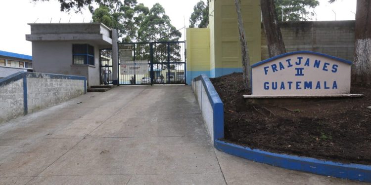 Dos reclusos son hallados muertos en el Centro de Detención para Hombres Fraijanes II