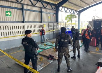 Fuerzas de seguridad incautaron mil 300 kilógramos de cocaína en la Portuaria Quetzal, Escuintla