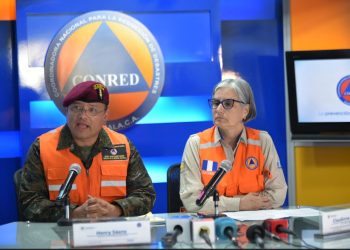 Conferencia de prensa por incendios forestales en Conred.