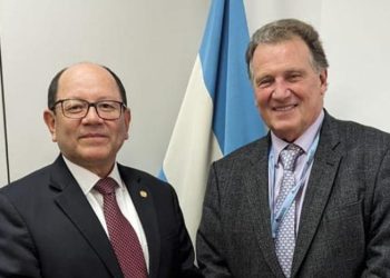 Embajador de Guatemala y el director de ISEN de Argentina.