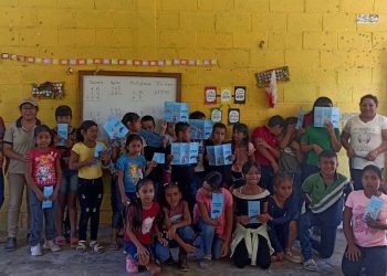 Estudiantes de Dolores, Petén, aprenden a prevenir el dengue. / Foto: MSPAS