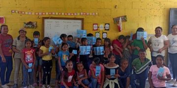 Estudiantes de Dolores, Petén, aprenden a prevenir el dengue. / Foto: MSPAS