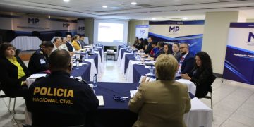 Reunión establece colaboración entre el MP y la PNC en la atención a mujeres víctimas de violencia. / Foto: MP