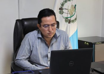 El director del Fodes comparte los nuevos objetivos de su institución. /Foto: Mides.