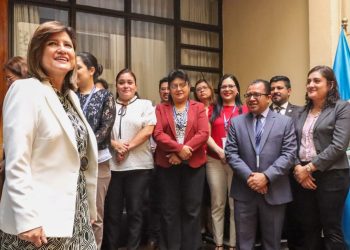 La vicepresidenta Herrera compartió con el personal de la SVET. /Foto: SVET