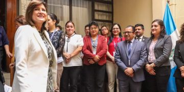 La vicepresidenta Herrera compartió con el personal de la SVET. /Foto: SVET