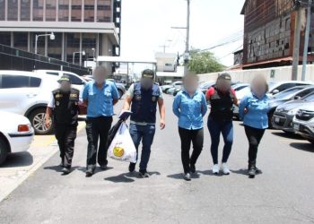 Capturados por robo de medicamentos en el Hospital San Juan de Dios. / Foto: PNC.
