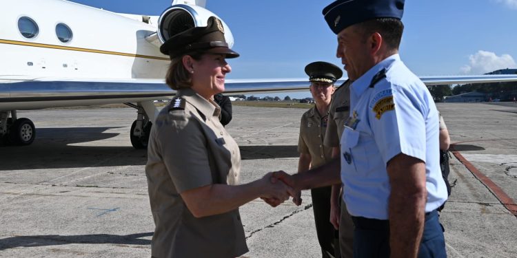 Comandante del Comando Sur de EE. UU. visita Guatemala para fortalecer seguridad