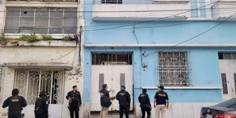 Desarticulan redes de extorsión en operativo conjunto de la PNC y el MP