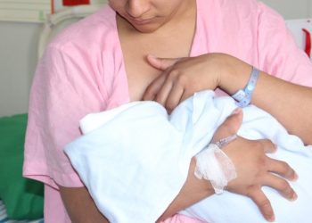El embarazo en adultas jóvenes acelera el envejecimiento biológico