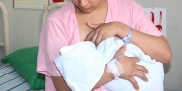 El embarazo en adultas jóvenes acelera el envejecimiento biológico