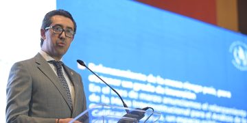 Minfin insta al sector privado a contribuir a la mejora de la calificación de riesgo país