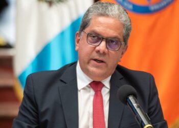 Óscar Cordón, ministro de Salud explicó que hubo una reducción de personas atendidas en la red hospitalaria del país esta Semana Santa. / Foto: MSPAS.