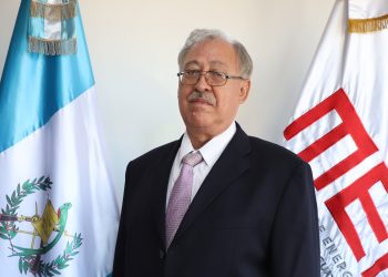 Juramentan a Juan Fernando Castro Martínez como viceministro de Energía y Minas