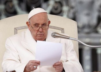 El Papa Francisco llama a no ceder a la lógica de la guerra.