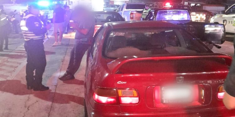 PNC impone 15 multas en operativo contra carreras clandestinas