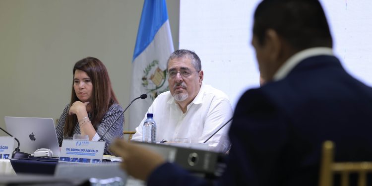 Gobierno Departamental: Así funcionará la implementación de planes de desarrollo del presidente Bernardo Arévalo