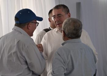 Presidente Arévalo se reúne con alcaldes de Zacapa