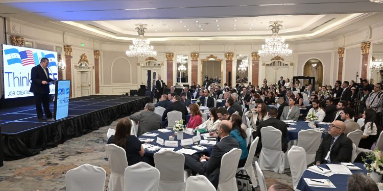 Presidente Arévalo participa en conferencia sobre desarrollo económico y social de la región