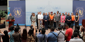 El presidente Bernardo Arévalo declaró estado de calamidad por los incendios intencionados en Guatemala.