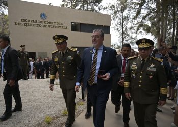Presidente Bernardo Arévalo inaugura la Escuela de Derechos Humanos del Ejército