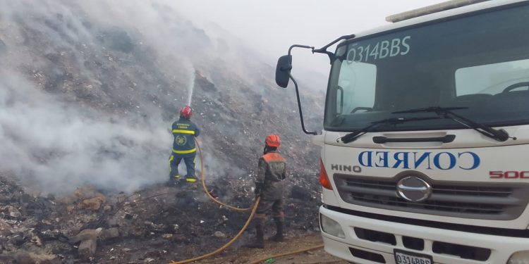 Incendio en vertedero de AMSA se encuentra controlado en un 75%