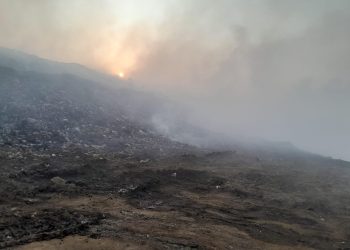 En su quinto día, incendio en vertedero de AMSA se encuentra con un 85% de control