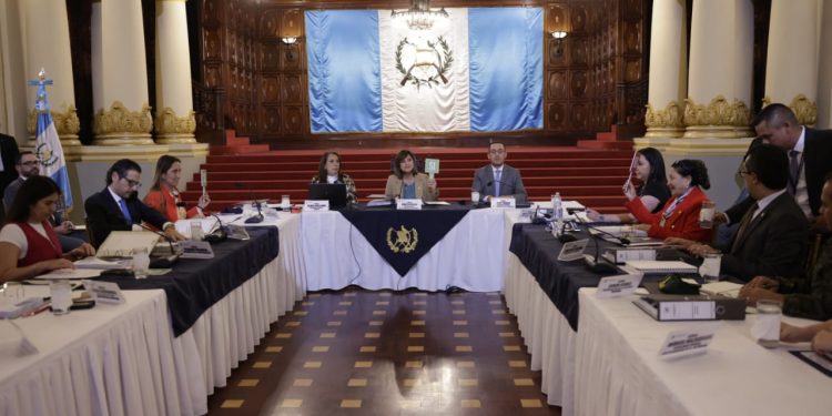 Autoridades se reúnen para abordar gestión de bienes en extinción de dominio