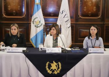 La vicepresidenta Herrera participó en una mesa para la propuesta de reforma a la ley del régimen penitenciario. /Foto: Vicepresidencia de la República.