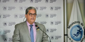 En conferencia de prensa, el ministro Oscar Cordon, compartió resultados del brote de Guillain Barré en el país. /Foto: Alejandro García.