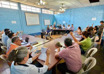 En la reunión se dialogó sobre la inversión en los tres departamentos del suroriente. / Foto: Abner Salguero.