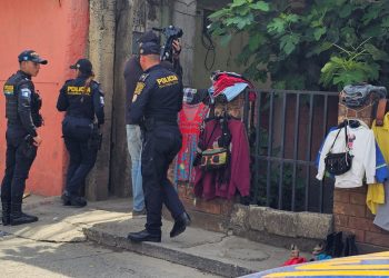 Autoridades desmantelan red de extorsionadores en allanamientos