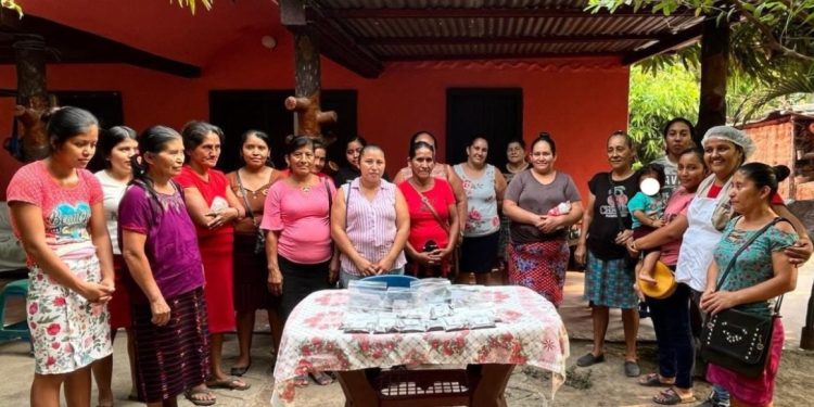 Refuerzan capacidades comerciales de productores huehuetecos