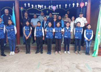 Primera promoción de patrulla escolar y comisión de prevención en Sololá