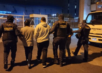 Gracias a una denuncia ciudadana, la PNC capturó a cuatro presuntos delincuentes.