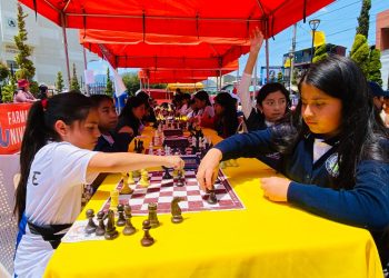 Estudiantes participan en Festival Departamental de Ajedrez